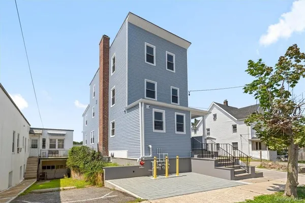 $2,500 | 76 Crotona Avenue, Unit 3, Harrison, NY 10528