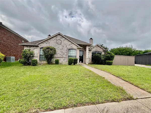 $1,850 | 1701 Hillside Drive, Balch Springs, TX 75180