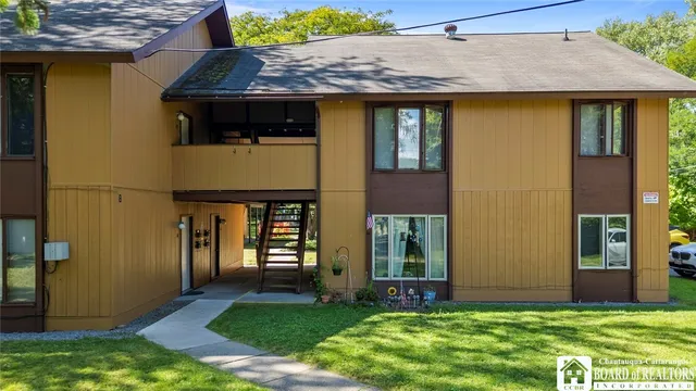 $850,000 | 346-350 Central Avenue, Pomfret, NY 14063