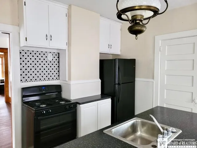 $850,000 | 346-350 Central Avenue, Pomfret, NY 14063