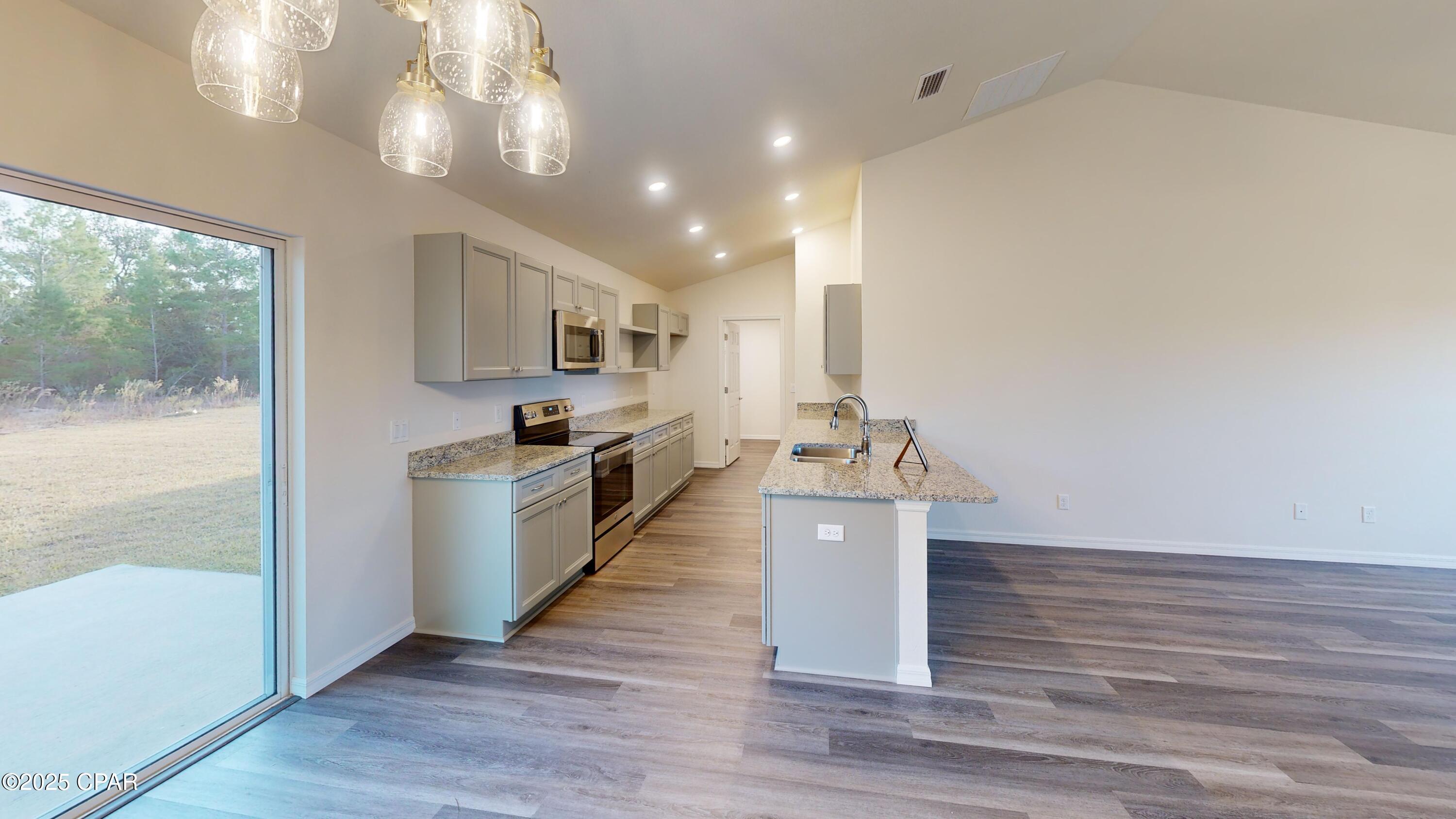 2221 Chase Street Chipley, FL 32428 - Photo 13 of 17