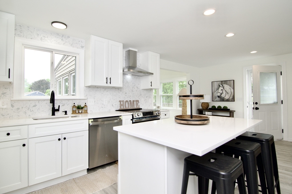 464 Poole Street Ludlow, MA 01056 - Photo 12 of 40