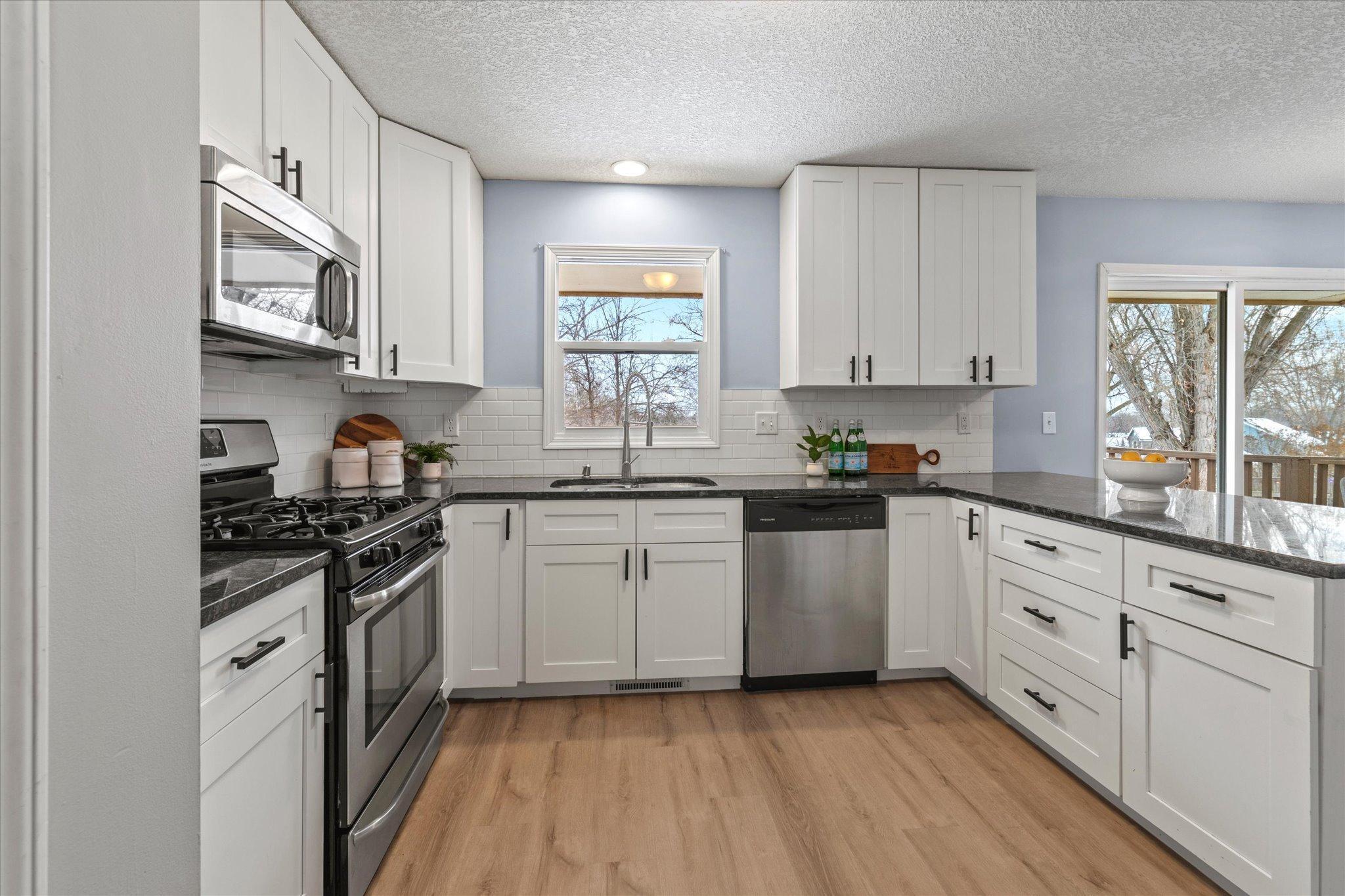 7698 Orchid Lane North Maple Grove, MN 55311 - Photo 9 of 24