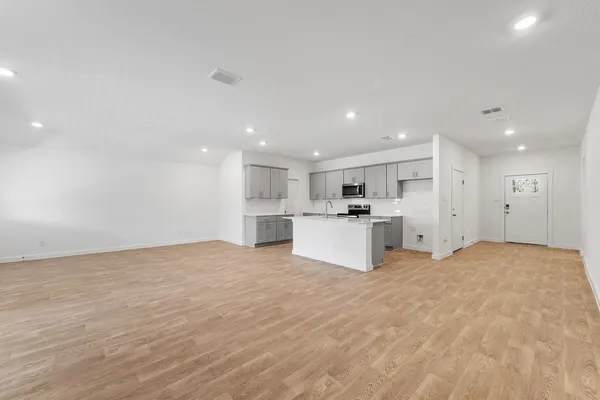 $3,195 | 646 Grace Lane, Fredericksburg, TX 78624