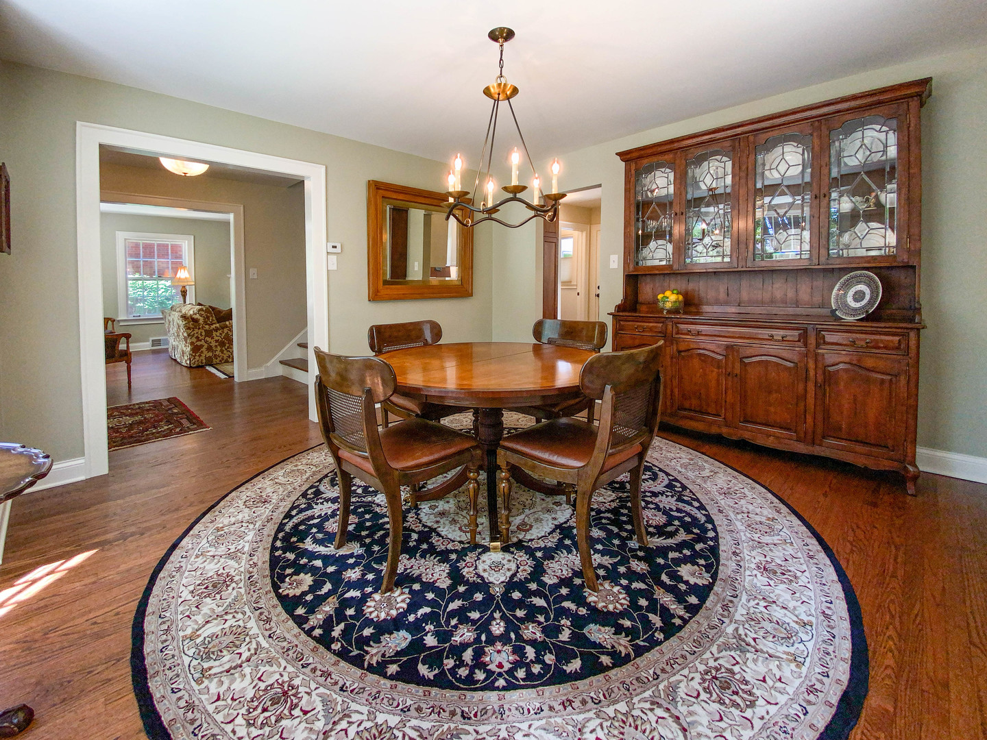466 Kent Road Riverside, IL 60546 - Photo 3 of 24