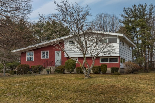 31 Sanderson Road Lexington, MA 02420 - Photo 2 of 15 Gallery Image 2