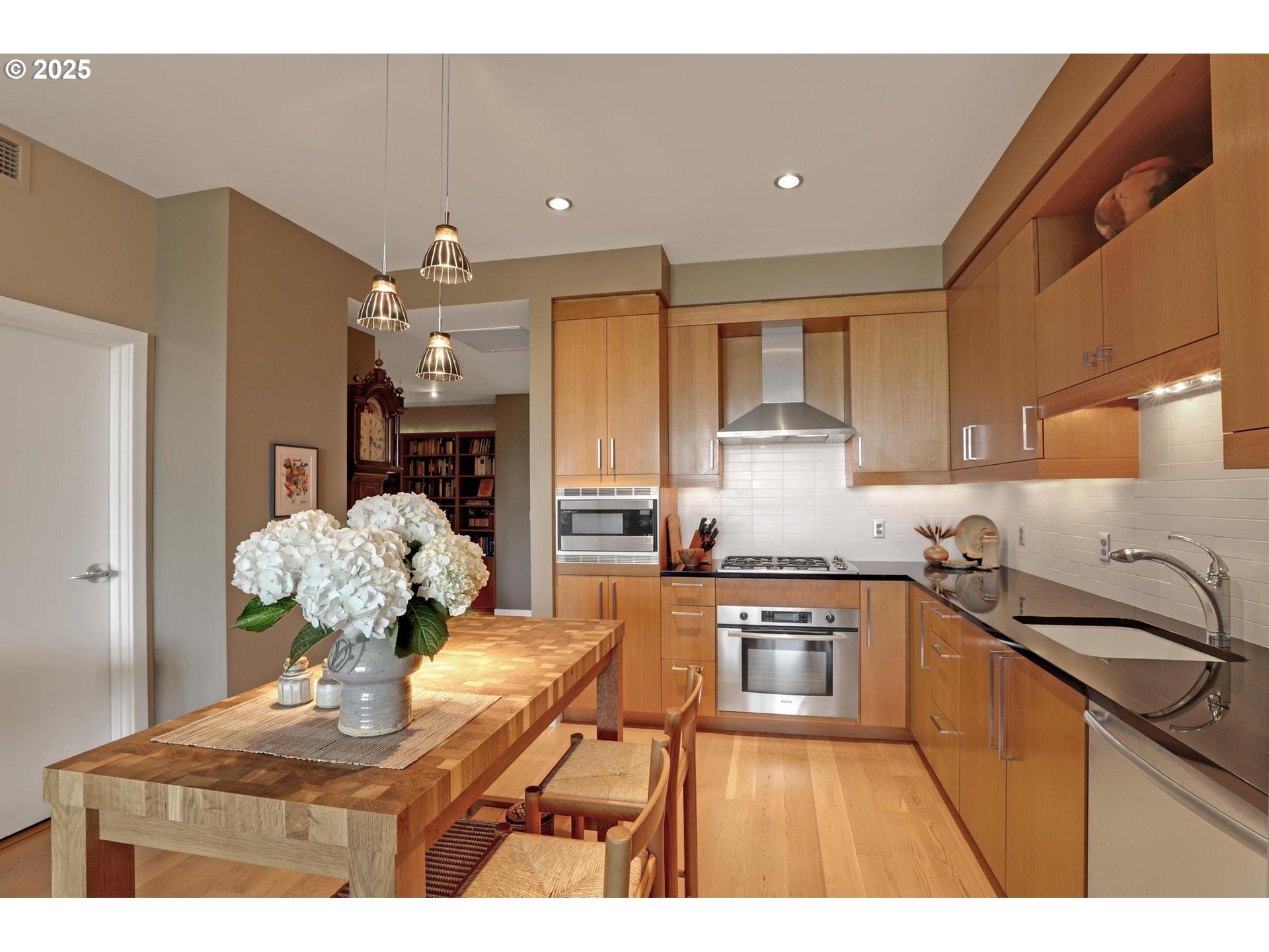 2351 Northwest Westover Road, Unit 803 Portland, OR 97210 - Photo 11 of 30 Gallery Image 11