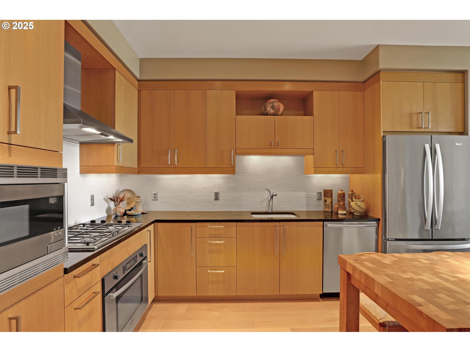 2351 Northwest Westover Road, Unit 803 Portland, OR 97210 - Photo 14 of 30 Gallery Image 14