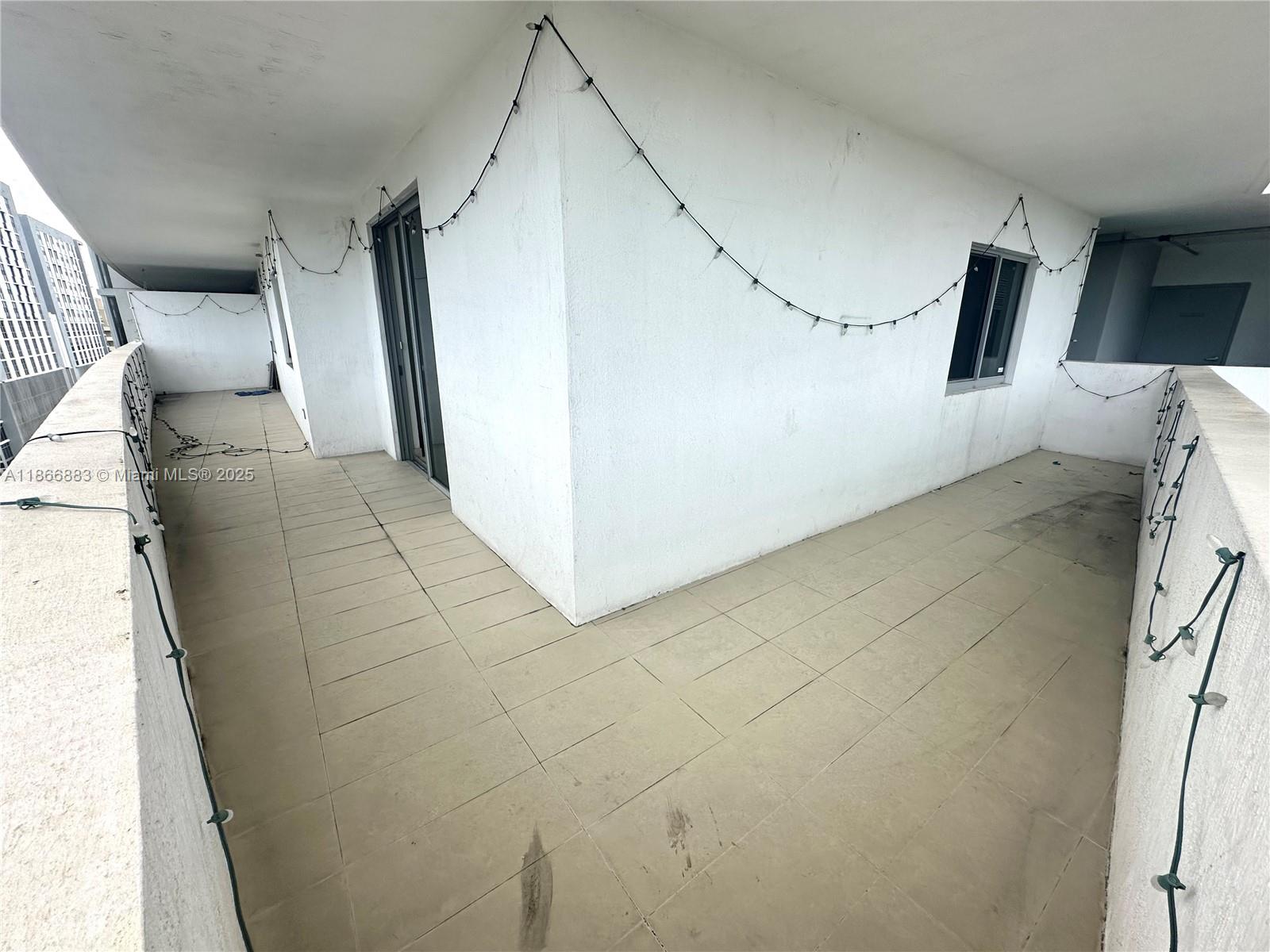 36 Northwest 6th Avenue, Unit 806 Miami, FL 33128 - Photo 6 of 23 a view of a living room