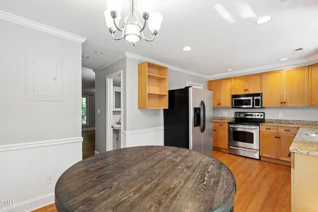 $350,000 | 409 Smith Avenue, Unit 102, Chapel Hill, NC 27516