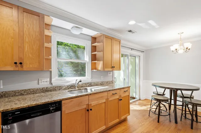 $350,000 | 409 Smith Avenue, Unit 102, Chapel Hill, NC 27516