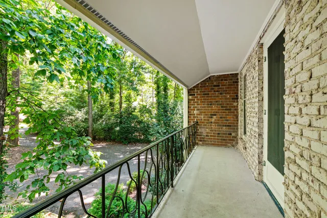 $350,000 | 409 Smith Avenue, Unit 102, Chapel Hill, NC 27516