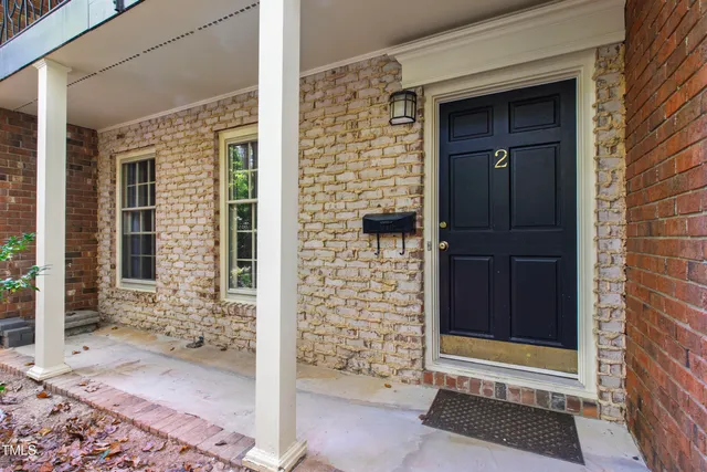 $350,000 | 409 Smith Avenue, Unit 102, Chapel Hill, NC 27516