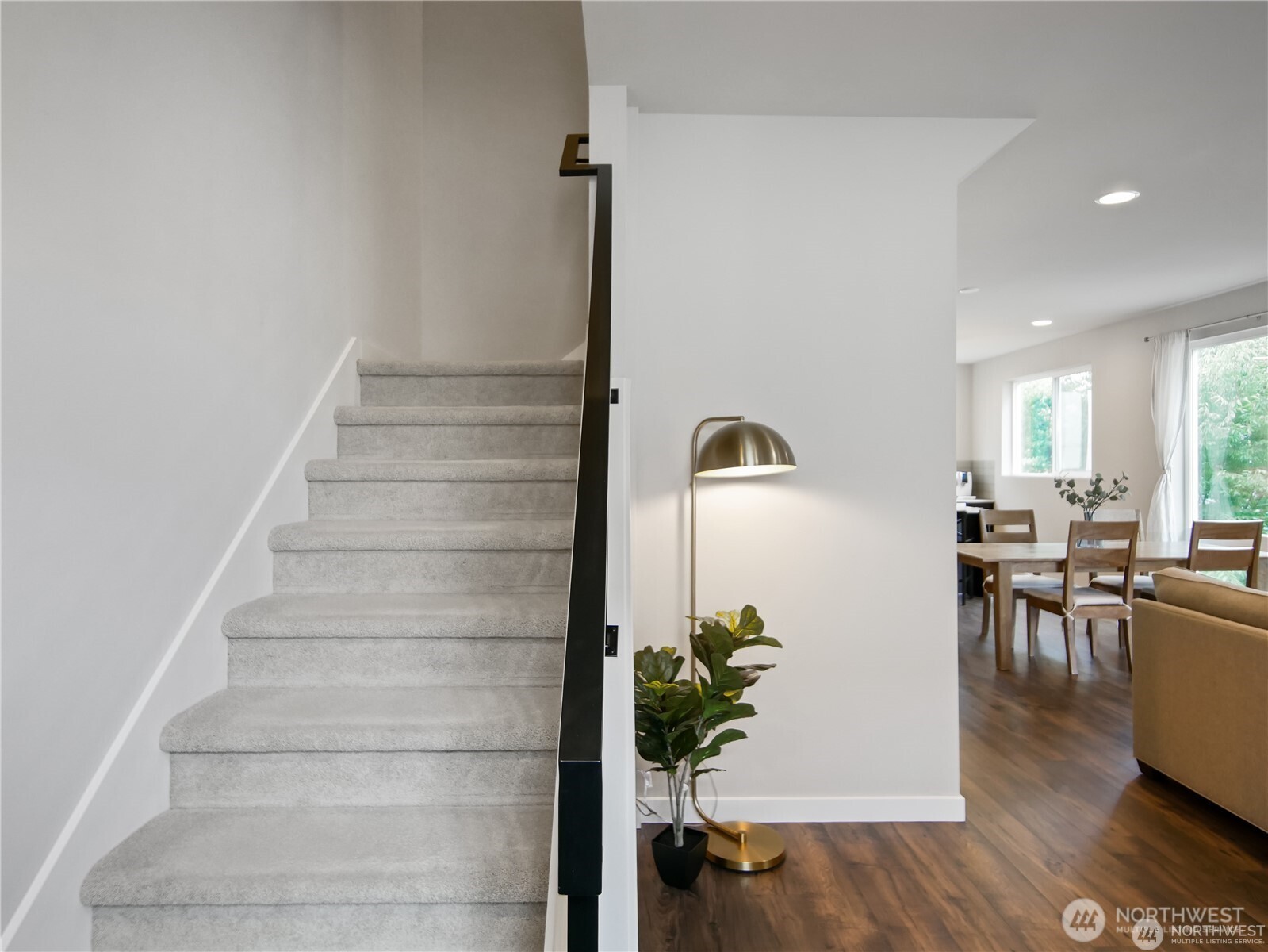 8545 22nd Place Northeast Seattle, WA 98115 - Photo 17 of 38