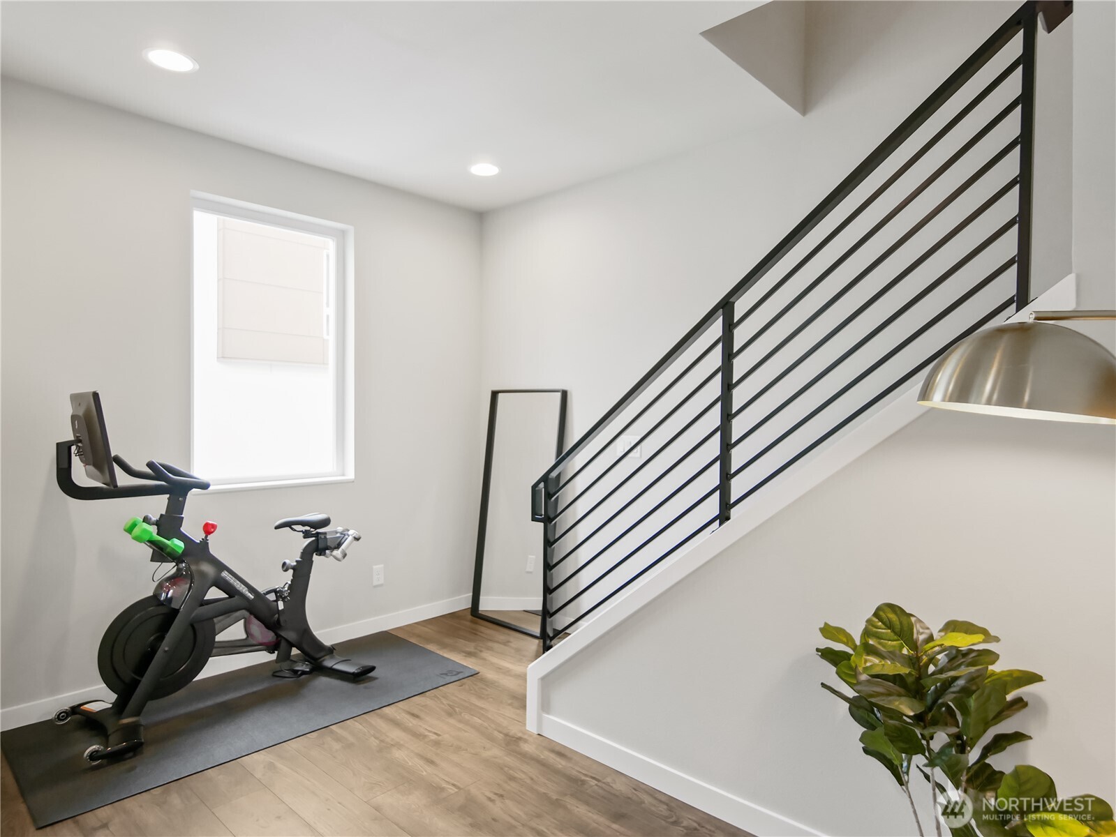 8545 22nd Place Northeast Seattle, WA 98115 - Photo 18 of 38