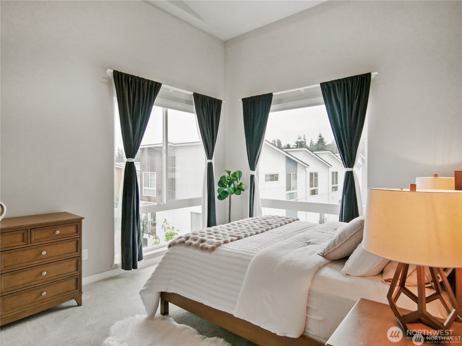 8545 22nd Place Northeast Seattle, WA 98115 - Photo 20 of 38