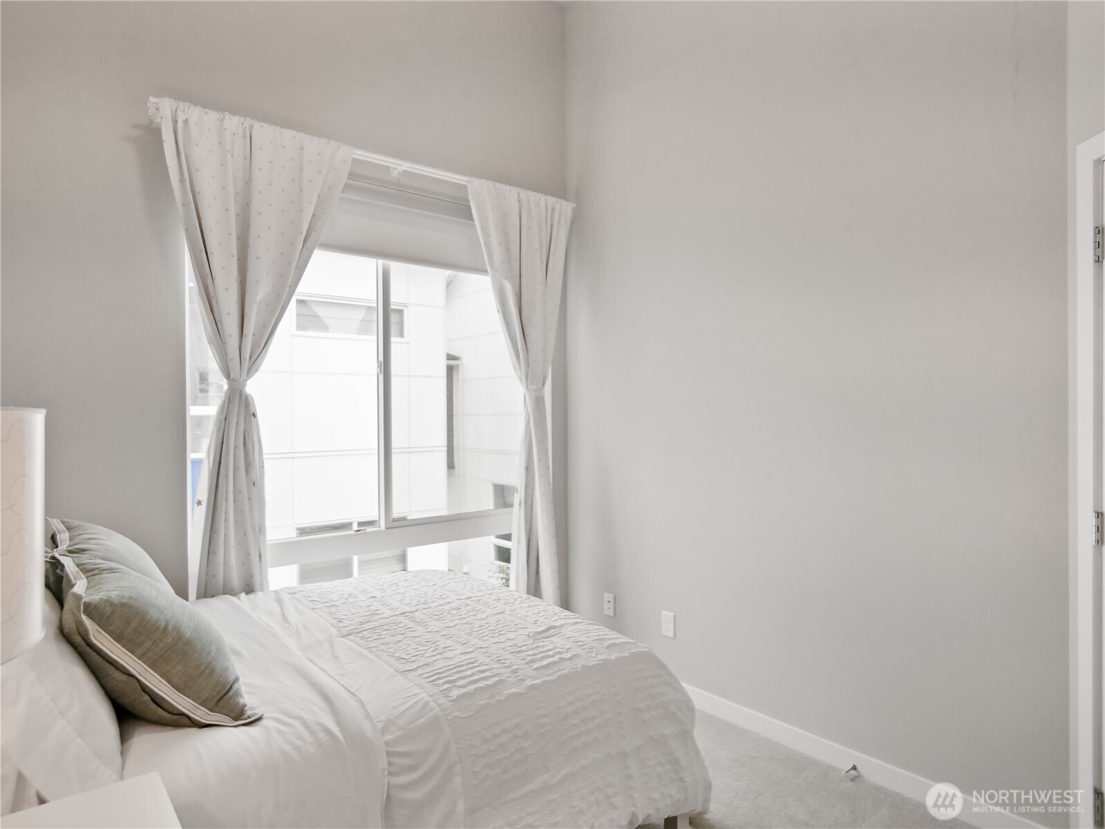 8545 22nd Place Northeast Seattle, WA 98115 - Photo 25 of 38