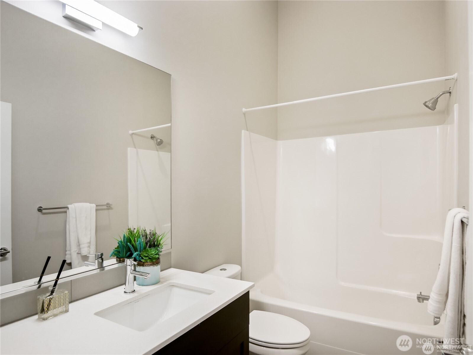 8545 22nd Place Northeast Seattle, WA 98115 - Photo 26 of 38