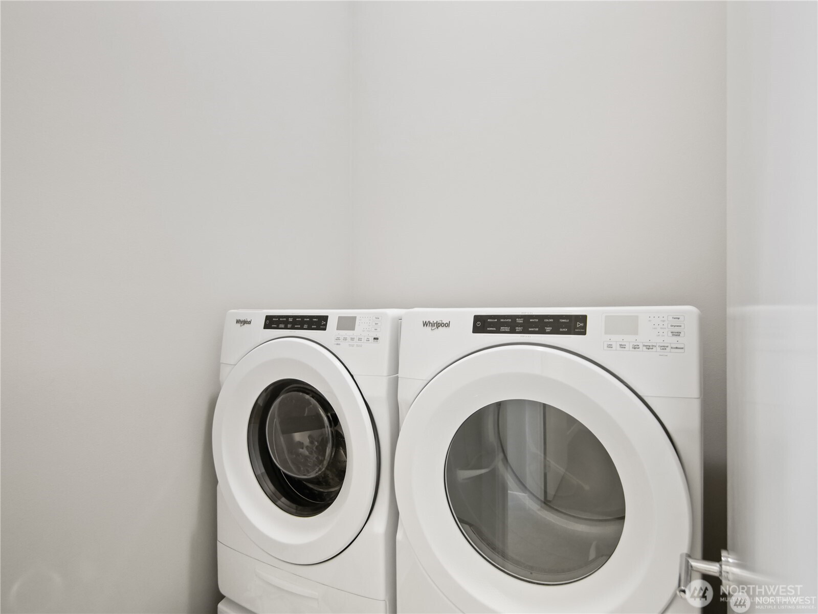 8545 22nd Place Northeast Seattle, WA 98115 - Photo 30 of 38