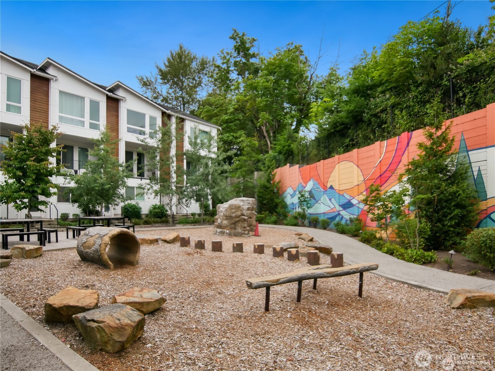 8545 22nd Place Northeast Seattle, WA 98115 - Photo 33 of 38