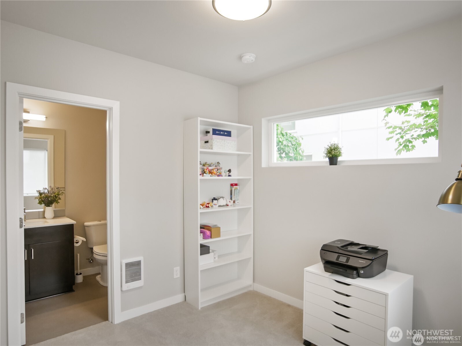 8545 22nd Place Northeast Seattle, WA 98115 - Photo 6 of 38