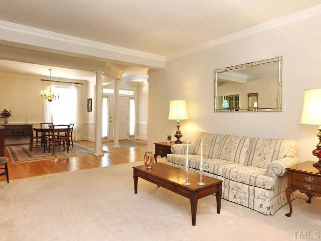 3363 Ridgecrest Court Raleigh, NC 27607 - Photo 7 of 25 Living Room