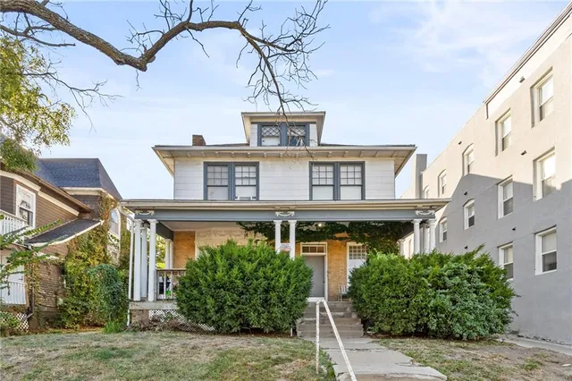 $375,000 | 3826 Warwick Boulevard, Kansas City, MO 64111