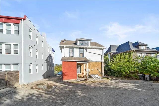 $375,000 | 3826 Warwick Boulevard, Kansas City, MO 64111