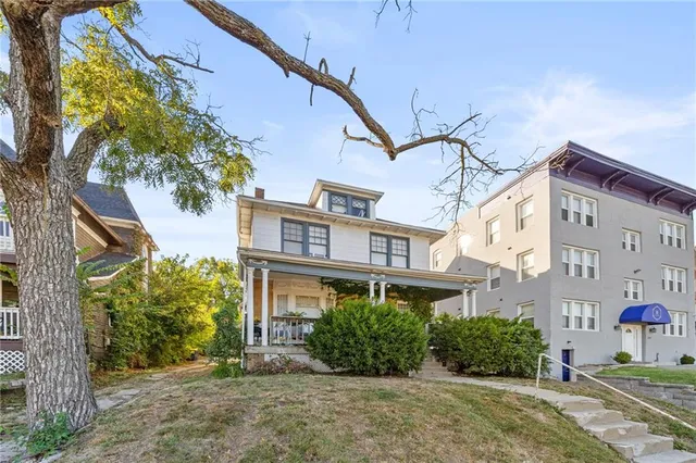 $375,000 | 3826 Warwick Boulevard, Kansas City, MO 64111