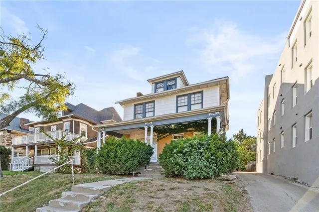 $375,000 | 3826 Warwick Boulevard, Kansas City, MO 64111