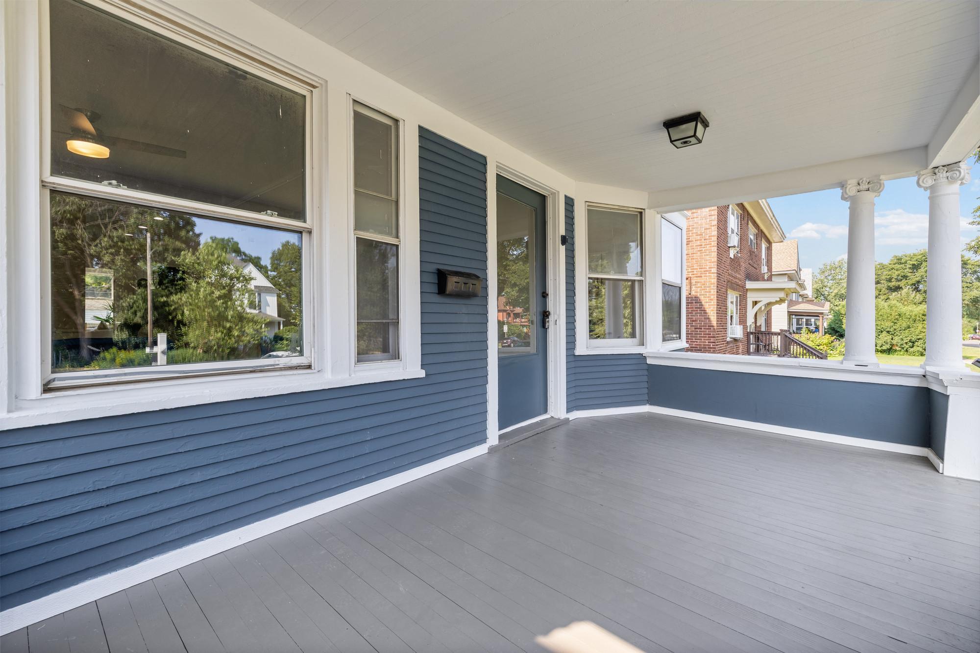 892 R Marshall Avenue St. Paul, MN 55104 - Photo 5 of 53 Gallery Image 5