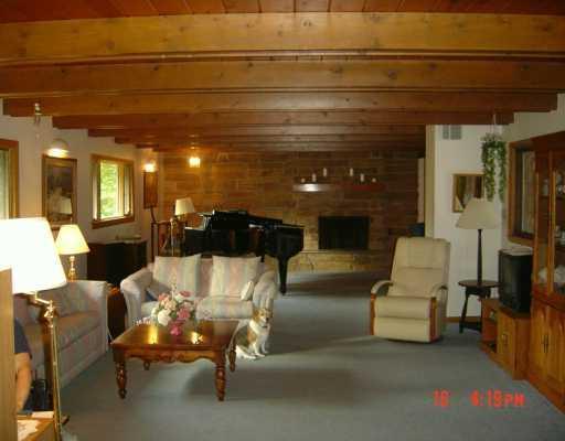 7686 Ridge Road Natrona Heights, PA 15065 - Photo 4 of 8 Living Room. A LIVING ROOM LARGE ENOUGH FOR A GRAND PIANO!