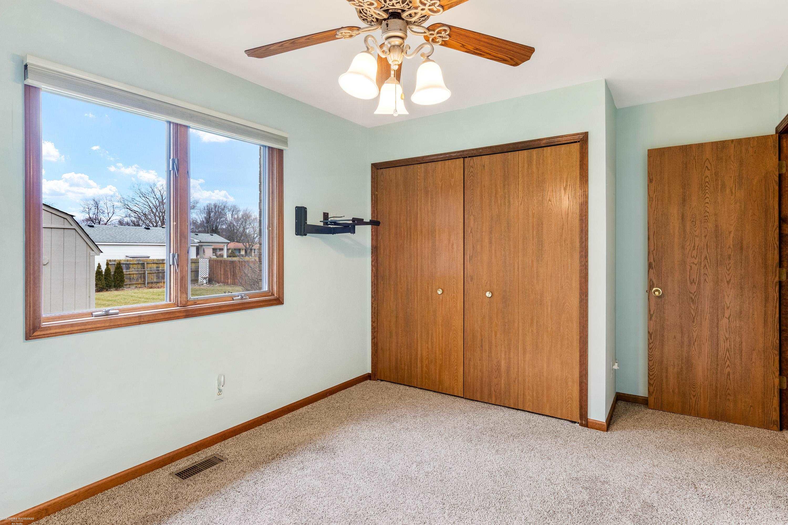 27577 Campbell Road Warren, MI 48093 - Photo 15 of 29 50102065-14.JPG
