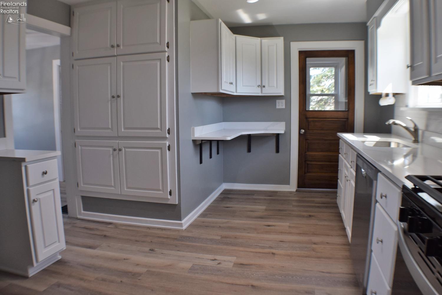 1441 North Curtice Road Oregon, OH 43616 - Photo 9 of 42 Gallery Image 9