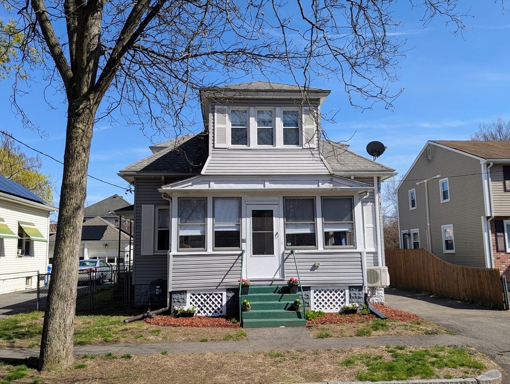 17 Utica Street Springfield, MA 01104 - Photo 2 of 37