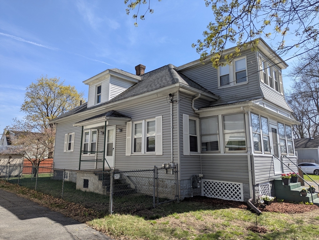 17 Utica Street Springfield, MA 01104 - Photo 3 of 37