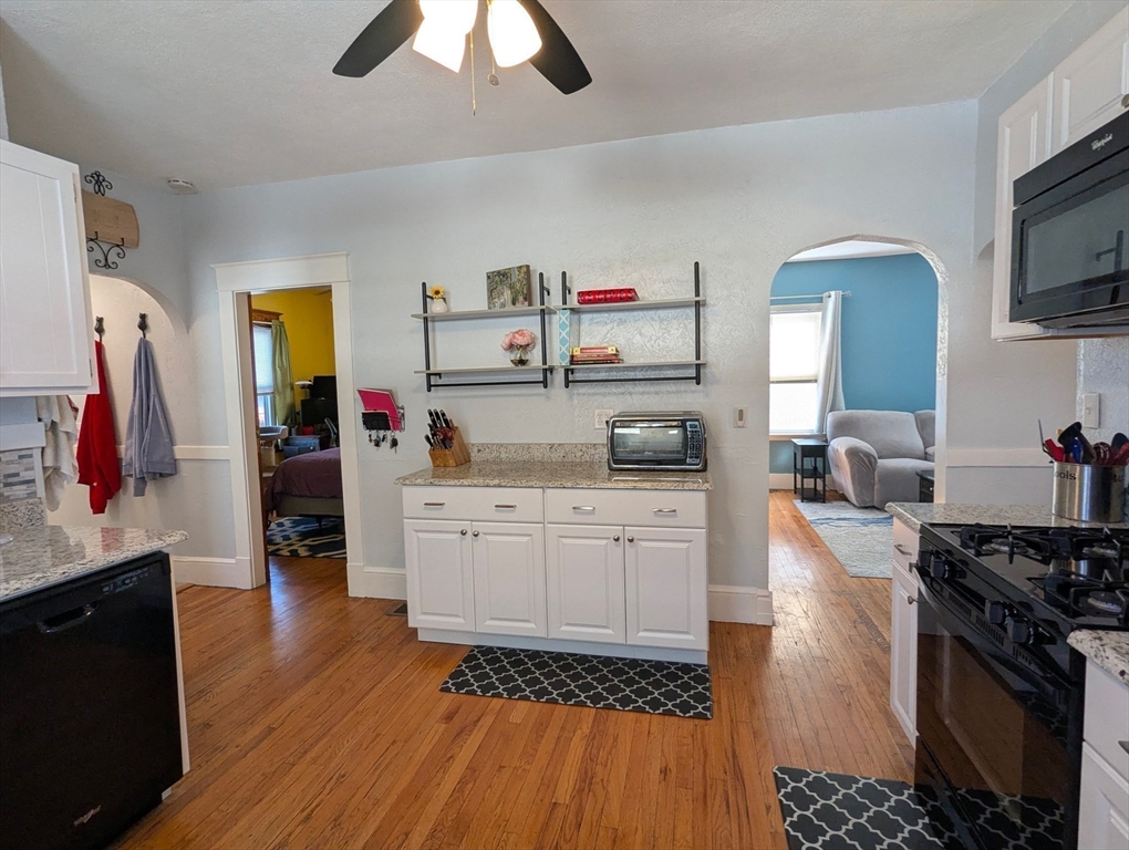 17 Utica Street Springfield, MA 01104 - Photo 10 of 37