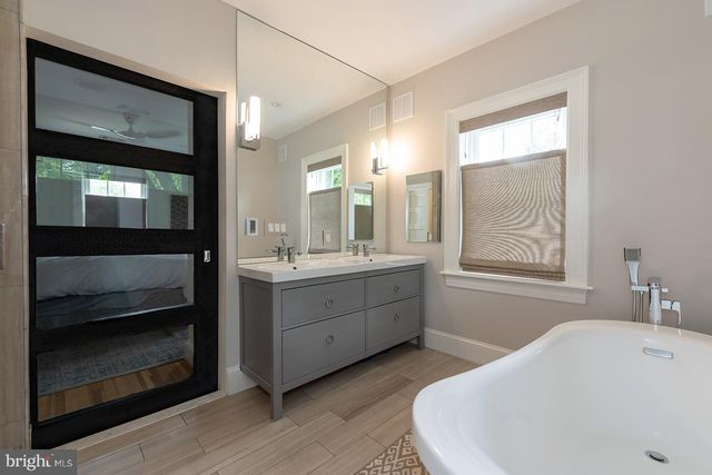 $1,260,000 | 9525 Linden Avenue, Bethesda, MD 20814