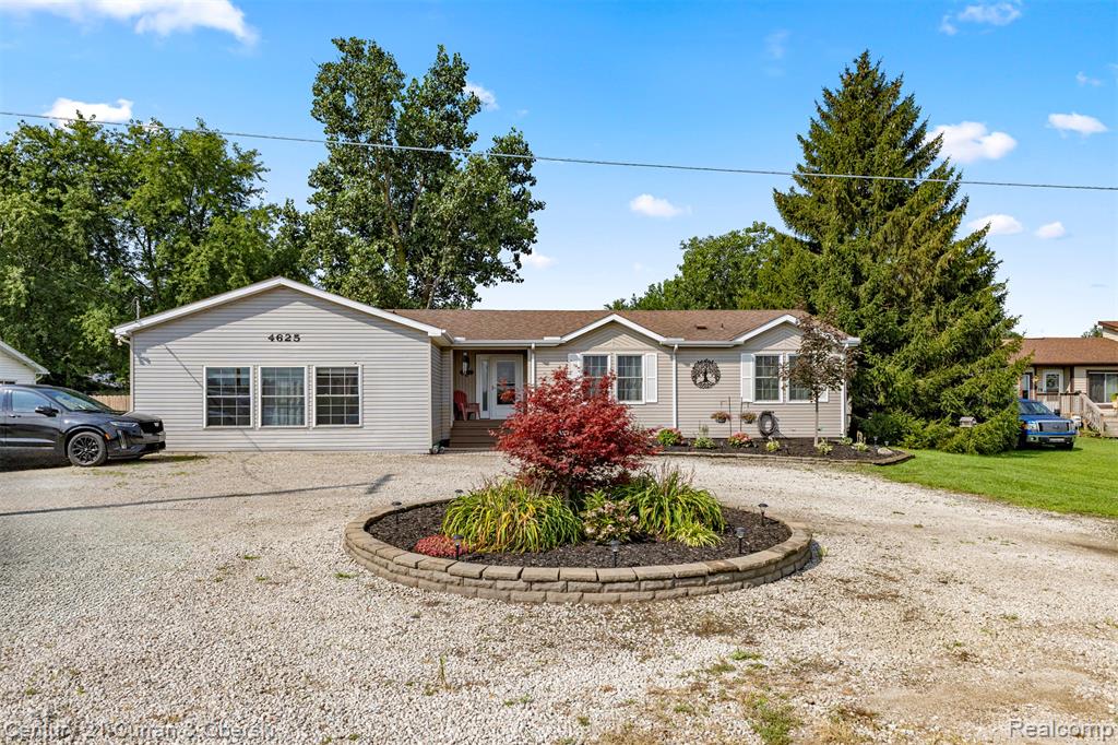 4625 Blue Bush Road Monroe, MI 48162 - Photo 1 of 35