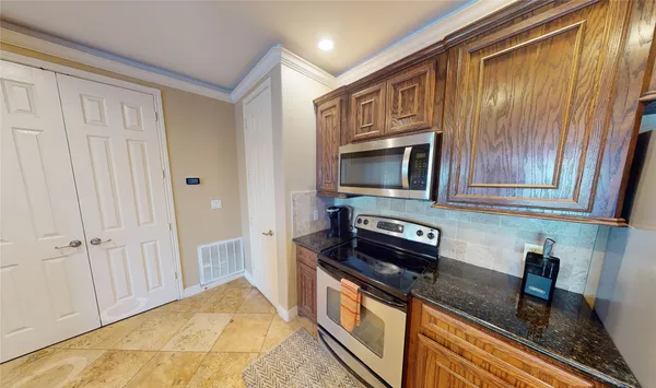 $255,000 | 7039 Kingston Cove Lane, Unit 307, Willis, TX 77318