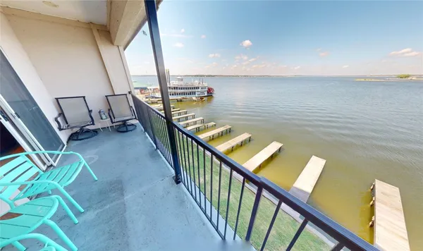 $255,000 | 7039 Kingston Cove Lane, Unit 307, Willis, TX 77318
