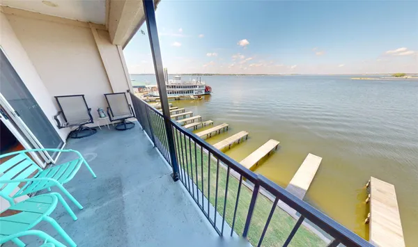 $255,000 | 7039 Kingston Cove Lane, Unit 307, Willis, TX 77318