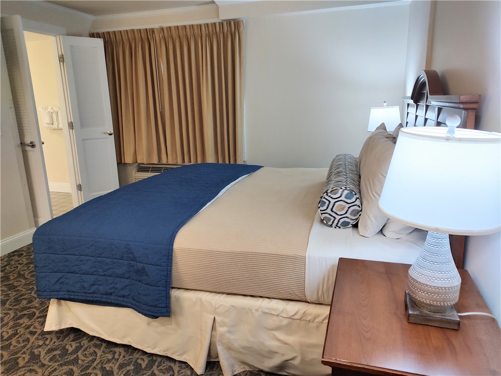 65 Ridge Road, Unit P05/W21 Newport, RI 02840 - Photo 14 of 20 Primary Bedroom/With Bath