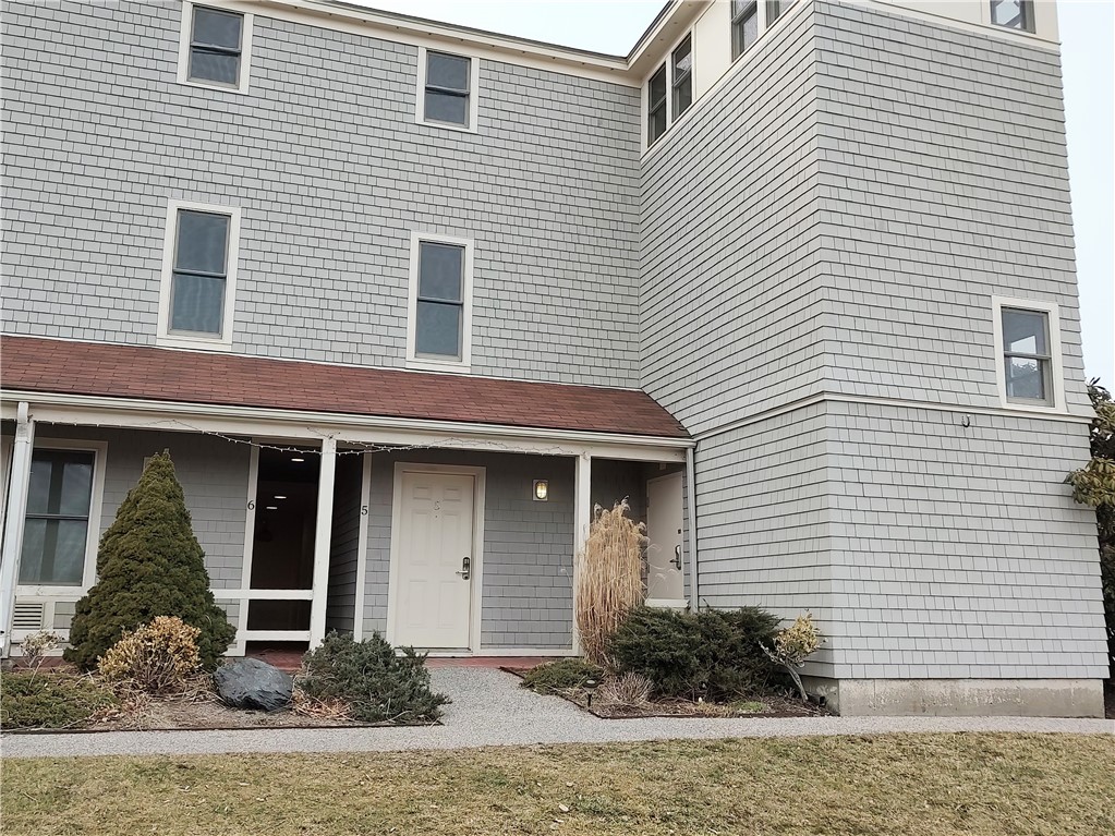65 Ridge Road, Unit P05/W21 Newport, RI 02840 - Photo 4 of 20 Entry to Unit