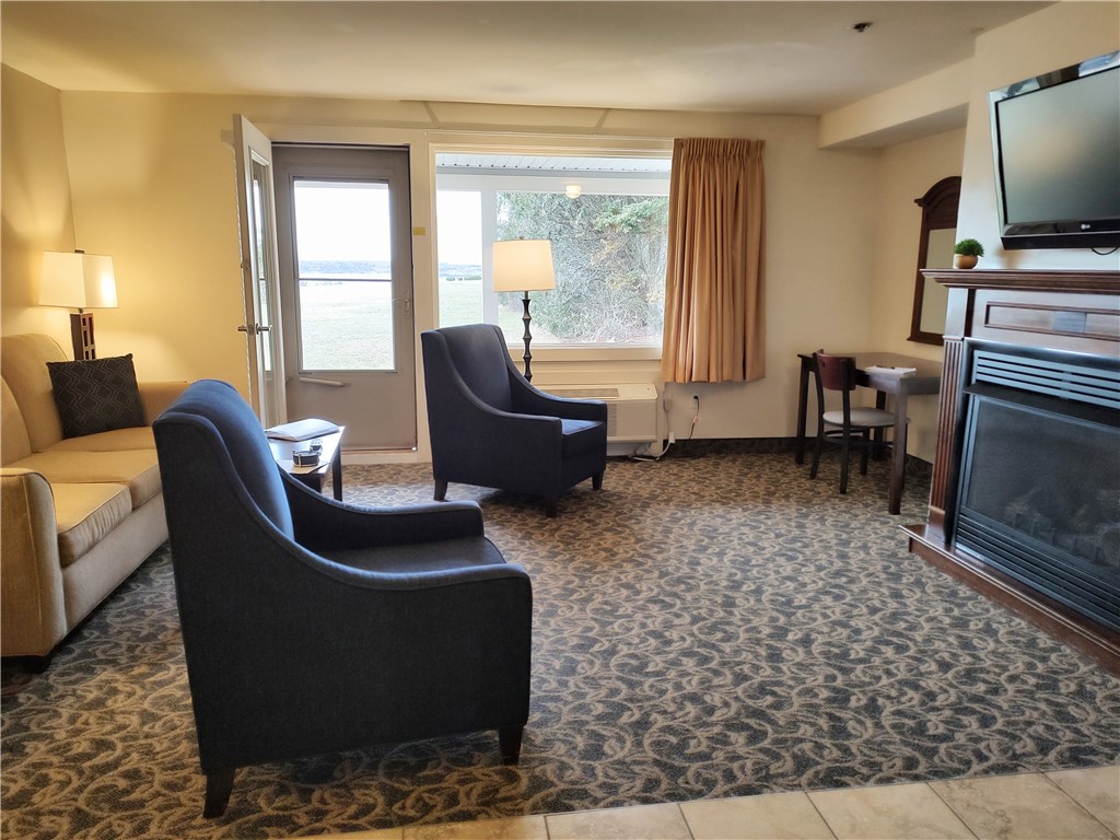 65 Ridge Road, Unit P05/W21 Newport, RI 02840 - Photo 5 of 20 Living Room With Queen Sleeper Sofa