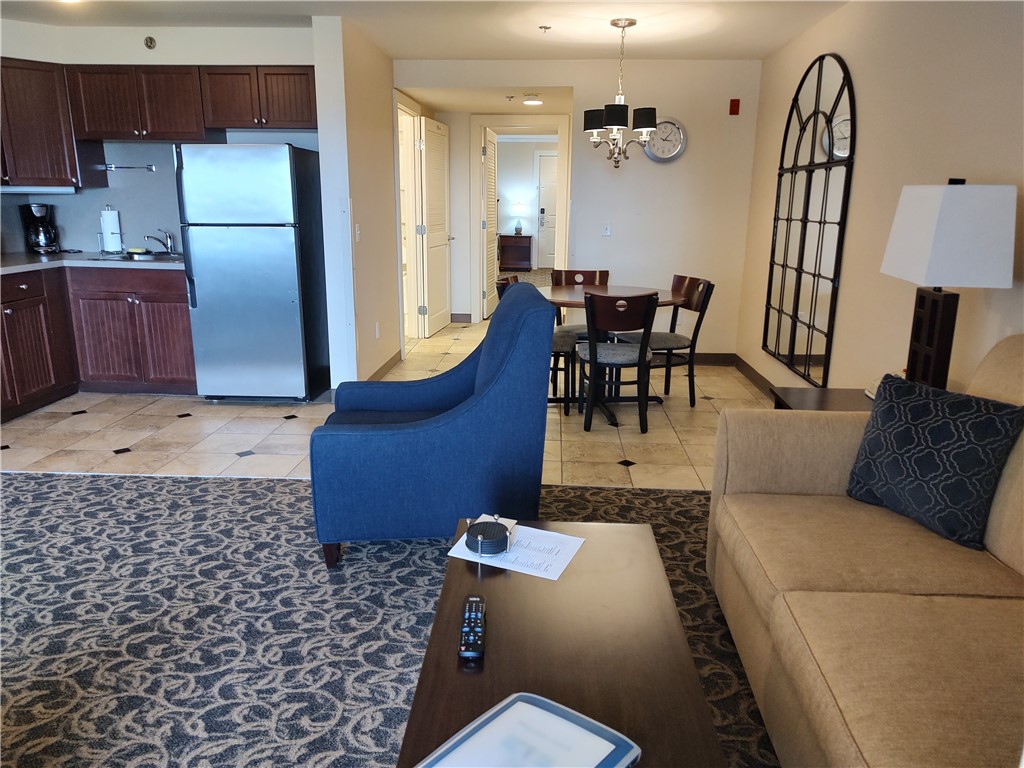 65 Ridge Road, Unit P05/W21 Newport, RI 02840 - Photo 7 of 20 Living Room