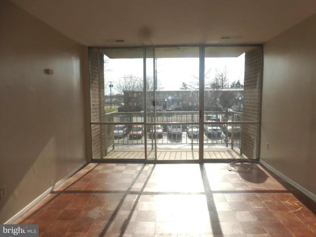 7975 Riggs Road, Unit 8 Hyattsville, MD 20783 - Photo 3 of 12 Living Room