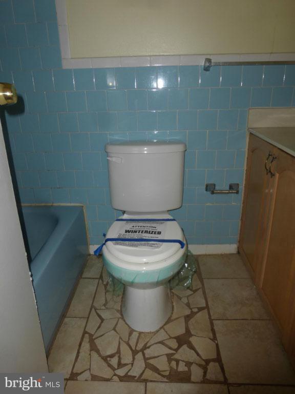 7975 Riggs Road, Unit 8 Hyattsville, MD 20783 - Photo 9 of 12 Bath