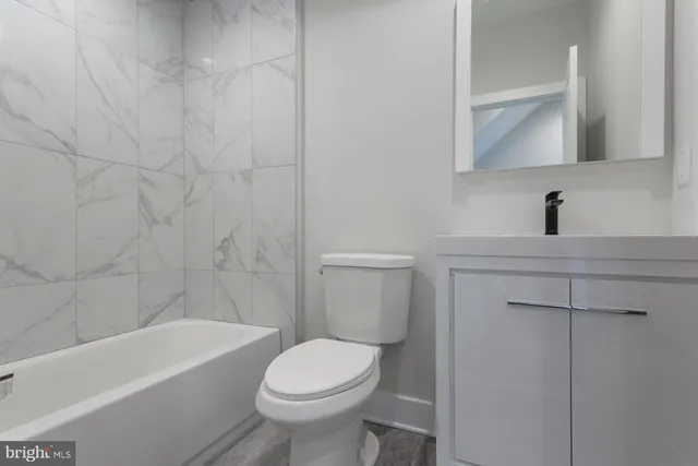 $2,300 | 2722 Latona Street, Philadelphia, PA 19146