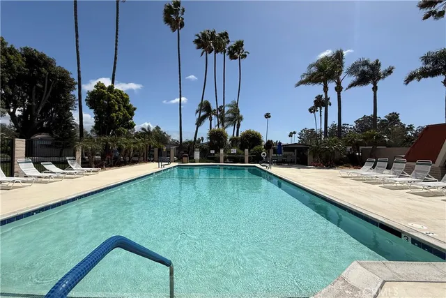 $349,000 | 24921 Muirlands Boulevard, Unit 275, Lake Forest, CA 92630